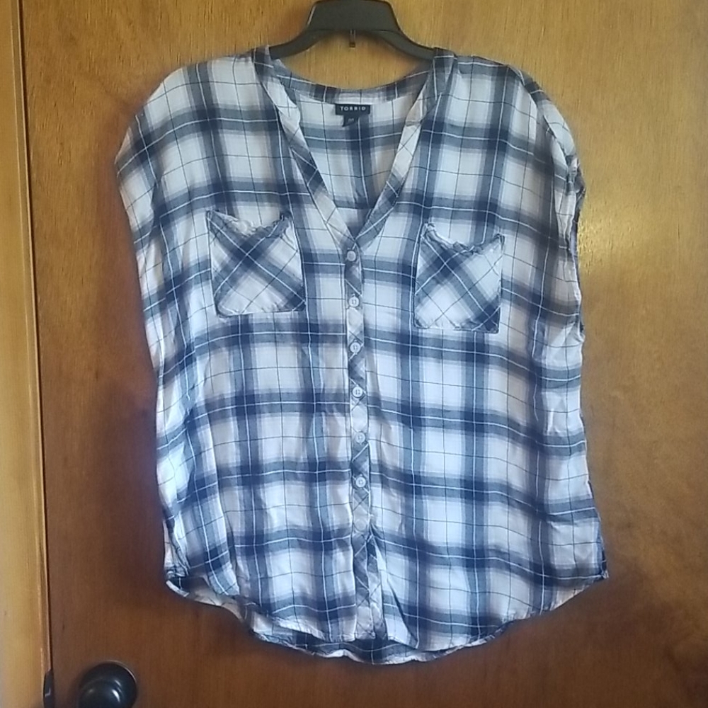 Torrid multi color blouse.